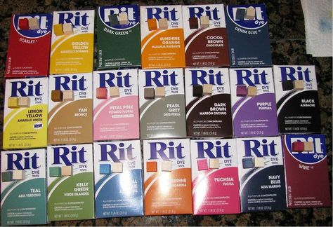 Using Rit cloth dyes to color wooden cubes for use in DIY board games - seriously great idea. Rit Dye Colors Chart, Crepe Paper Backdrop, Wood Dye, Diy Wood Stain, Board Games Diy, Rit Dye, Fabric Dye, Diy Rainbow, Wooden Cubes