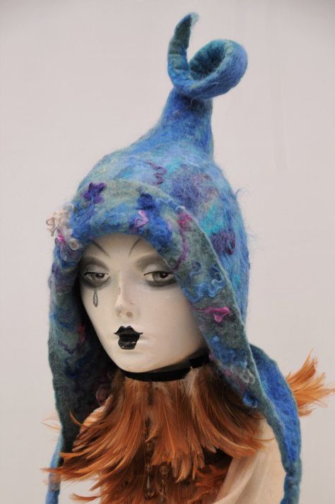 Felt Mushroom Hat, Forest Fairy Costume, Felt Witch, Wet Felting Tutorial, Felt Witch Hat, Felted Hats, Hippy Festival, Hat Template, Felt Mushroom