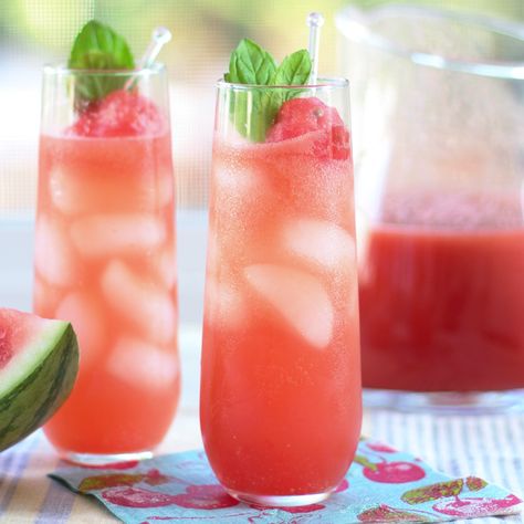 Perfect Summer Watermelon Shrub recipe. Ripe watermelon, honey and apple cider vinegar are combined to make a syrup to flavor cocktails and drinks. Fruit Shrubs, Shrub Drink, Watermelon Tequila, Apple Cider Vinegar Tonic, Shrub Recipe, Vinegar Drinks, Fermented Drinks, Watermelon Cocktail, Drinking Vinegar