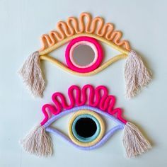 Fun Mirror Ideas, Home Made Accessories, Funky Wall Art Diy, Diy Funky Decor, Funky Mirror Ideas, Crochet Mirror, Funky Wall Decor, Diy Mirror Decor, Diy Mirrors