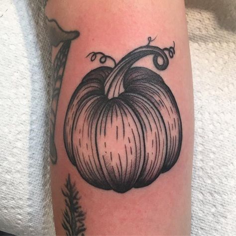 Tattoo Black And White, Pumpkin Tattoo, Autumn Tattoo, Spooky Tattoos, Tattoo Black, Up Tattoos, Halloween Tattoos, Tattoo Flash Art, White Tattoo