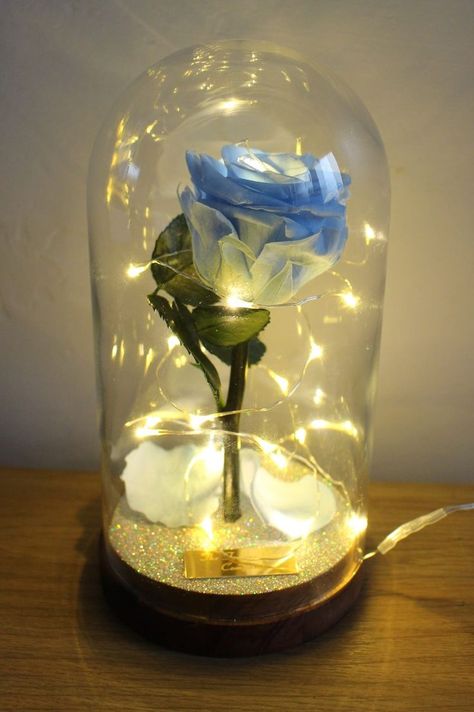 Centerpieces Quinceanera, Beauty And Beast Rose, Cinderella Quinceanera Themes, Princess Charm School, Blue Centerpieces, Quince Decorations, Blue Quince, Light Blue Roses, Quinceanera Themes