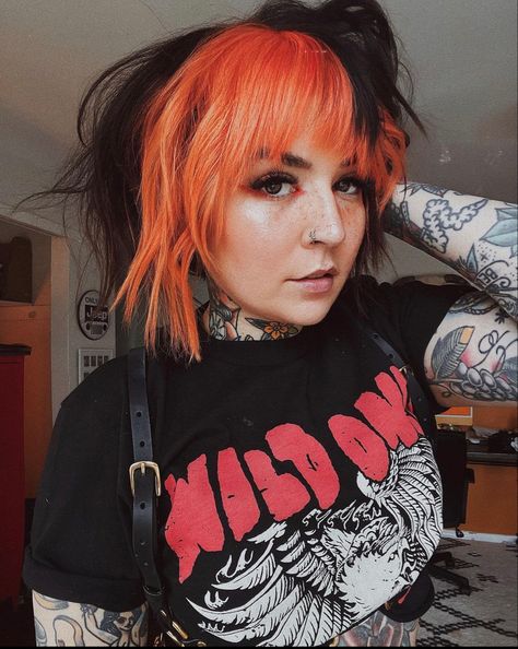 Girrlscout Haircut, Split Dye Short Hair, Edgy Bob Hairstyles, Short Messy Haircuts, Split Dye, Future Aesthetic, Wow Hair Products, Split Dyed Hair, Long Shag Haircut