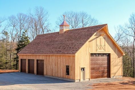 36' x 68' x 12' walls cathedral ceiling Newport Custom Garage (Ellington CT) Inside Garage Ideas Interiors, Barndo Garage, Garage Inspiration, Barn Style Garage, Pole Barn Designs, Pole Barn Garage, Plan Garage, Barn Shop, Barn Storage