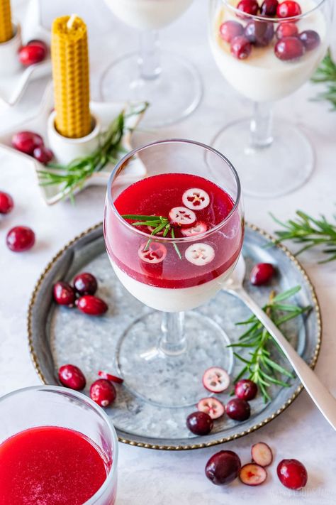 Elegant Christmas dessert in the glass, panna cotta with fresh cranberry sauce. Christmas Panacota, Elegant Christmas Dessert, Fresh Cranberry Sauce, Fresh Cranberry, Holiday Dessert, Christmas Dessert, Happy Foods, Fresh Cranberries, Vanilla Essence