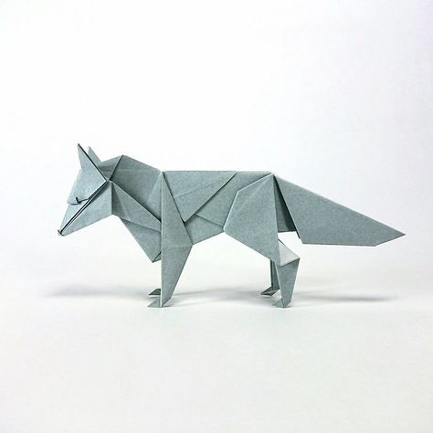 Origami Wolf Tutorial, Origami Creatures, Wolf Origami, Wolf Drawing Tattoo, Origami Shapes, Origami Paper Folding, Origami And Quilling, Origami And Kirigami, Origami Patterns