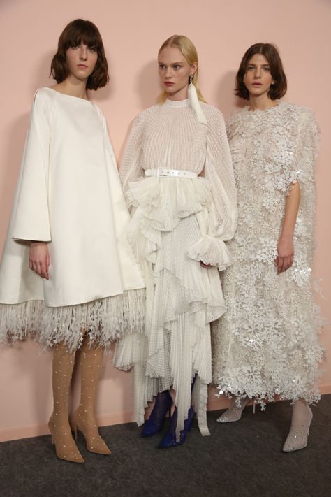 Givenchy 2020, Givenchy Haute Couture, Givenchy Couture, Summer Runway, Luxurious Dresses, Behind The Scene, Fashion Sewing Pattern, Haute Couture Fashion, White Dresses