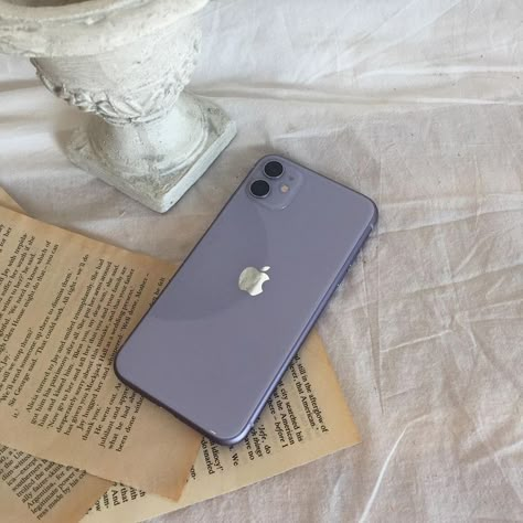 Mode Purple, Iphone 11 Colors, Violet Aesthetic, Purple Vibe, Lavender Aesthetic, Girly Phone Cases, Iphone Obsession, Apple Phone Case, Apple Cases