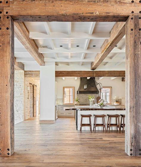 A rustic homestead in Texas Hill Country showcases inviting details Texas Ranch Homes, Limestone House, Reclaimed Wood Floors, Ranch House Decor, Country Modern Home, Farmhouse Architecture, Hill Country Homes, Texas Ranch, Timber Beams