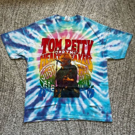 Tom Petty Vintage Tour - Gem Tom Petty Shirt, Black Crowes, Tom Petty, Rap Tee, Soho Nyc, Concert Tees, Concert Tshirts, Raglan Shirts, Cool Vintage