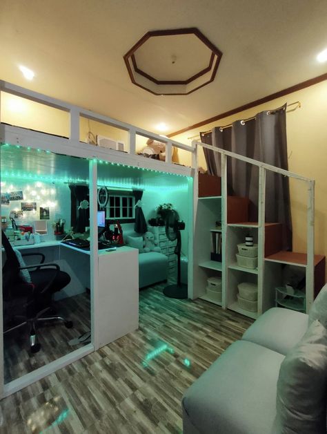 Loft Bed With Gaming Area, Small Gamer Bedroom, Cool Loft Beds, Small Game Rooms, Loft Style Bedroom, Diy Loft Bed, Boys Bedroom Makeover, Chill Room, Kids Bedroom Inspiration