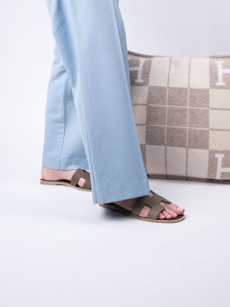 Hermès Oran Epsom Etoupe Sandals Hermes Sandal, Hermes Shoes, Hermes Oran, 가을 패션, Personal Shopper, Moon, Sandals