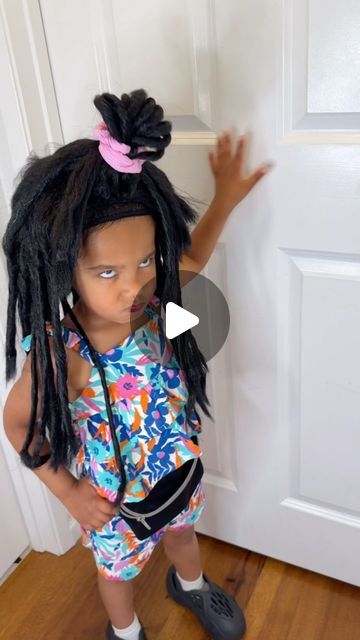 Jordan Sunshine on Instagram: "What do you want Sheneneh! 🤣 Jordan played both parts @martinlawrence   #sheneneh #martinlawrence #ohmygoodness #acting #martin #funny #kidsofinsta" Funny Little Kid Videos, Funny Kids Videos, Funny Twins, Twin Humor, Mismatched Socks, Funny Short Video Clips, Black Baby Boys, Famous Kids