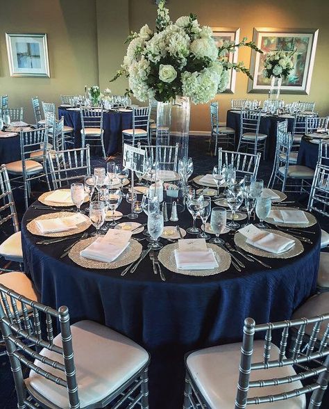 Navy Blue Quinceanera Ideas Table, Navy Blue And Silver Quinceanera Ideas, Royal Blue Quinceanera Decorations, Navy Blue Quinceanera Ideas, Blue Quinceanera Ideas, Quince Planning, Royal Blue Quinceanera, Quince Decor, Blue Sweet 16