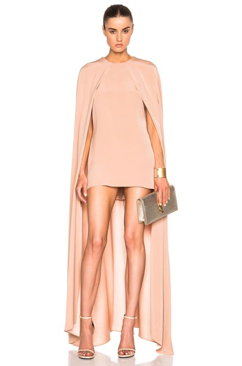 Cape Dress Short, Cape Dresses, Blush Cocktail Dress, Hijab Styles, Cruise Outfits, Elegante Casual, Cape Dress, Looks Chic, Elie Saab