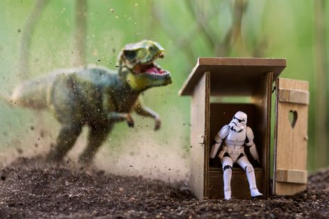 Mitchel Wu Toy Photography Behind the Scenes: Jurassic Stormtrooper Photography Behind The Scenes, Clone Wars Art, Miniature Photography, Star Wars Trooper, Toy Photography, Marvel Action Figures, Figure Photo, Figure Photography, Funny Toys