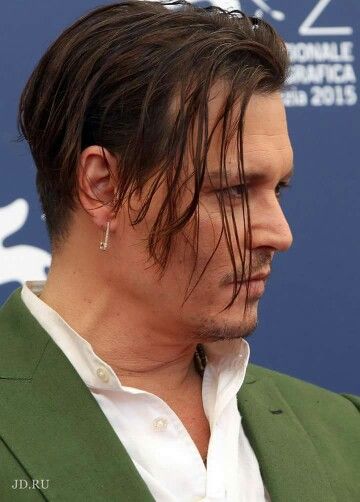 Johnny Depp in Venice Johnny Depp Hairstyles, Johnny Depp Haircut, Johnny Depp Hairstyle, John Depp, Outfit Ideas Men, جوني ديب, Johnny Depp Style, Kaptan Jack Sparrow, Trending Hair