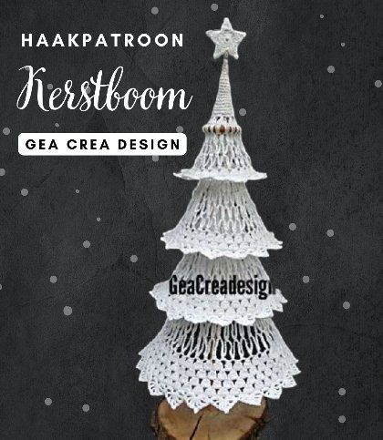 Haakpatroon+Kerstboom Library Christmas, Farmhouse Diy Projects, Crocheted Christmas, Diy Crochet Bag, Crochet Christmas Trees, Christmas Crochet Patterns, Curtains With Rings, Christmas Knitting, Outdoor Christmas Decorations