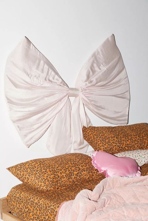 Bow Upholstered Floating Headboard | Urban Outfitters College Headboard, Floating Headboard, Pink Headboard, Apt Ideas, Pretty Room, Room Design Bedroom, Room Inspiration Bedroom, Apartment Room, Dream Decor