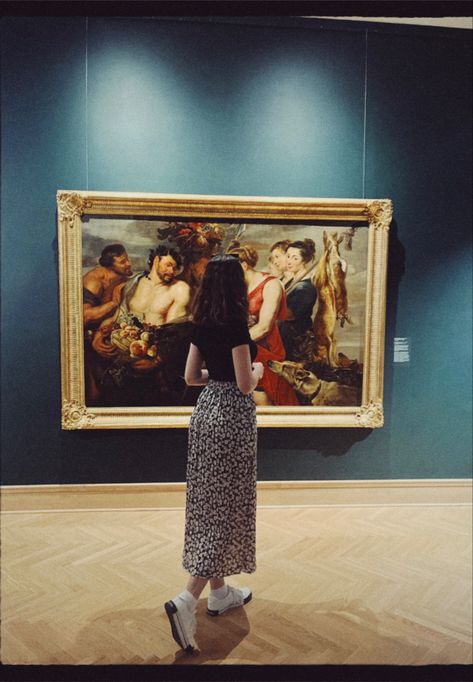 Museum Casual Outfit, Museum Skirt Outfit, What To Wear To An Art Museum Outfit, Museum Fits Aesthetic, Intramuros Outfit, Art Museum Fits, Science Museum Outfit, Museum Outfit Ideas Casual, Casual Museum Outfit