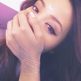 moon forehead Moon Forehead Tattoo, Moon On Forehead, Forehead Tattoo, Michelle Phan, 70’s Fashion, Crazy Makeup, Top Beauty, Beauty Guru, Piercing Tattoo