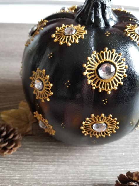 Halifax Henna - Blog Ornamental Pumpkins, Glitter Henna, Craft Pumpkins, Decorative Pumpkin, Pretty Pumpkins, Gold Pumpkins, Diary Gift, Black Pumpkin, Office Area