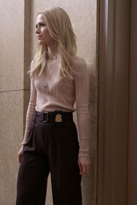 Shelby Wyatt, Johanna Braddy, Tv Outfits, Luxury Jets, Pretty Little Liars Fashion, Mary Jane Watson, Casual Styles, Drawing Inspo, Popular Shows