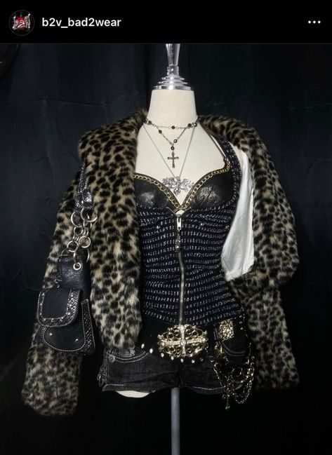 Goth Leopard Print Outfit, Leopard Y2k Outfit, Snow Leopard Print Clothes, Rockstar Grunge Outfit, Leopard Print Y2k Outfit, Gyaru Leopard Print, Leopard Style Outfits, Y2k Leopard Print Outfit, Y2l Outfits