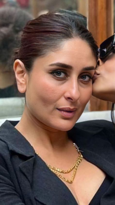 Kareena Kapoor Face, Kareena Kapoor Latest Pics, Karina Kapoor, Kareena Kapoor Pics, Anushka Photos, Malaika Arora, Actress Without Makeup, Beautiful Dresses Short, Hottie Women