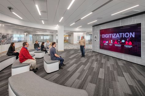 Rockwell Automation Customer Experience Center & Lobby Renovation - Milwaukee - Office Snapshots Customer Experience Center, Persona Design, Service Blueprint, Space People, Lobby Seating, Data Visualization Design, Annual Report Design, Blond Amsterdam, Journey Mapping