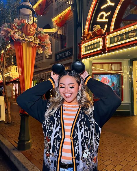 It may be 10000 degrees in SoCal, but mentally I’m enjoying my chilly autumn nights - with a little help from @heruniverse to keep me extra cute in this spooky cardigan 🖤🍂🎃 #HalloweenNewArrivalsxHU #HUSponsored Disney Long Sleeve Fall Outerwear, Disney Fits Halloween, Disneyland Halloween 2024, Disney Long Sleeve Halloween Sweatshirt, Halloweentime At Disneyland, Autumn Night, Happiest Place On Earth, Disney Halloween, Disney Outfits