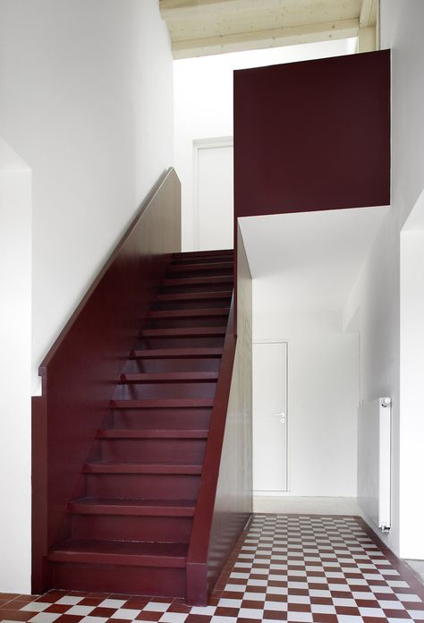 Gallery of Schreber / Amunt Architekten Martenson und Nagel Theissen - 6 Stairway Makeover, Hallway Makeover, Stair Case, Painted Stairs, Interior Stairs, Tile Flooring, Eclectic Interior, Red Interiors, Staircase Design