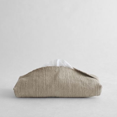 Tsuchiya | Dofu Tissue Case - Grey - Analogue Life Olive Oil Packaging, Hemp Bag, Tissue Case, Hemp Rope, Metal Words, Sporty And Rich, Nature Design, Tissue Boxes, Bag Pattern