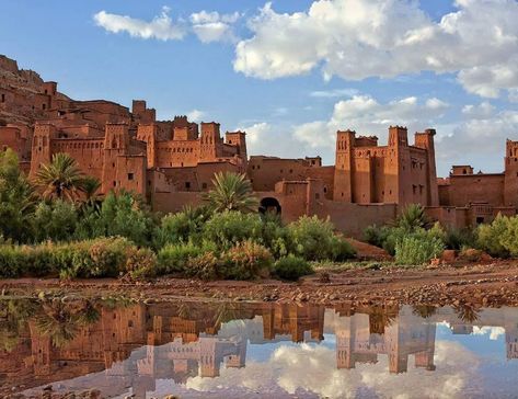 Egypt Landscape Photography, Matt Painting, Morocco House, Aladdin Art, Art Marocain, Rpg Map, Port City, Ancient Buildings, Virtual Art