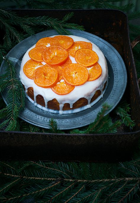 A clementine cake and citrus curd - Call Me Cupcake Clementine Cake Recipe, Citrus Curd, Clementine Cake, Call Me Cupcake, Walter Mitty, Crafty Creations, Yummy Desserts, Art Photos, Food Cakes