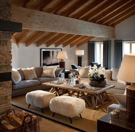 Cozy Rustic Decor, Modern Cabin Decor, Chalet Chic, Modern Shabby Chic, Cabin Chic, Chalet Interior, Living Room Decor Rustic, Chalet Style, Trendy Living Rooms