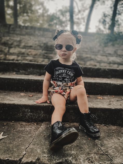 Girls outfit ideas. Band tee outfits for girls. Toddler Girl Outfit Ideas, Edgy Baby, Rocker Aesthetic, Girl Outfit Ideas, Rocker Outfit, Baby Rocker, Toddler Girl Outfit, Rock Outfits, Grunge Girl