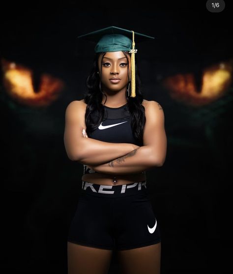 Track And Field Graduation Pictures, Gym Graduation Pictures, Track And Field Photoshoot Photo Ideas, Track Senior Picture Ideas, Track Graduation Pictures, Track Poses Photo Shoots, Senior Picture Ideas Track, Track Pictures Poses, Track And Field Senior Pictures