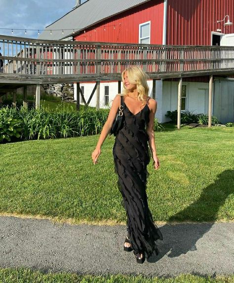 Rat And Boa Selena Dress, Summer Ball Dress, Black Ball Dresses, Formal Dress Unique, Formal Dresses 2023, Summer Ball Dresses, Formal Wedding Guest Outfit, Black Wedding Guest Dress, Winter Wedding Guest Outfit