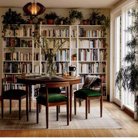 Home Library Design, Dining Room Combo, Home Libraries, Hus Inspiration, Dining Room Office, Reading Room, Home Library, Room Table, Apartment Living