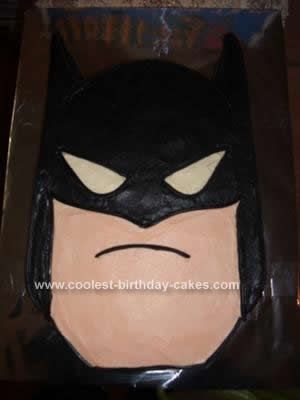 Homemade Batman Birthday Cake Design: I have made this Batman Birthday Cake Design for both of my son's 4th Birthday's (4 years apart) and was a huge hit both times.  First I found a picture Diy Batman Cake, Diy Batman, Batman Birthday Cakes, Birthday Cake Design, Batman Cake, Batman Birthday Party, Batman Party, Superhero Cake, Batman Birthday