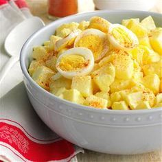 Amish Potato Salad, Church Potluck Recipes, Homemade Potato Salad, Old Fashioned Potato Salad, Homemade Potato Salads, Potato Salad Dressing, Potato Salad Recipe, How To Cook Potatoes, Potluck Recipes