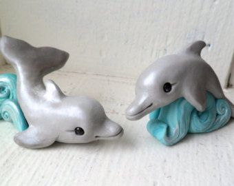 Clay Dolphin, Polymer Clay Ornaments, Sculpey Clay, Polymer Clay Sculptures, Polymer Clay Diy, Polymer Clay Animals, Polymer Crafts, Cute Polymer Clay, Clay Figurine