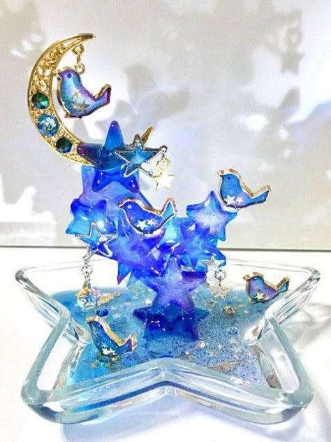 Magical Accessories, Kawaii Jewelry, Star And Moon, Magical Jewelry, Crystal Figurines, Kawaii Accessories, Diy Resin Crafts, Resin Ideas, Resin Craft