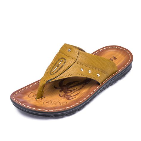 Gents Slippers, Casual Leather Sandals, Sole Water, Men Sandals, Leather Sandals Handmade, Mens Leather Sandals, Chic Shoes, Leather Flip Flops, Stylish Sandals