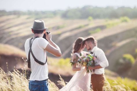 Best canon lenses for wedding photography Awkward Wedding Photos, Wedding Photography Checklist, James D'arcy, Indoor Photography, Save The Date Photos, Wedding Photography Tips, Fun Wedding Photography, Types Of Photography, Pre Wedding Photoshoot