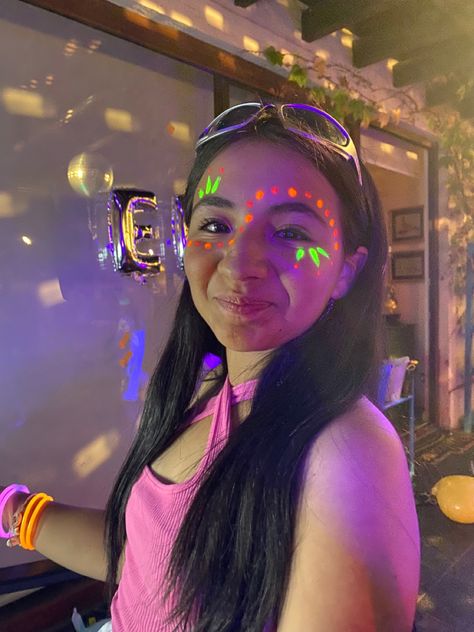 Neon Paint On Face, Face Neon Paint, Makeup For Neon Party, Neon Paint Ideas Face, Neon Dots On Face, Neon Dance Makeup, Neon Face Paint Ideas Festival, Glow Paint Face Ideas, Cute Neon Face Paint Ideas