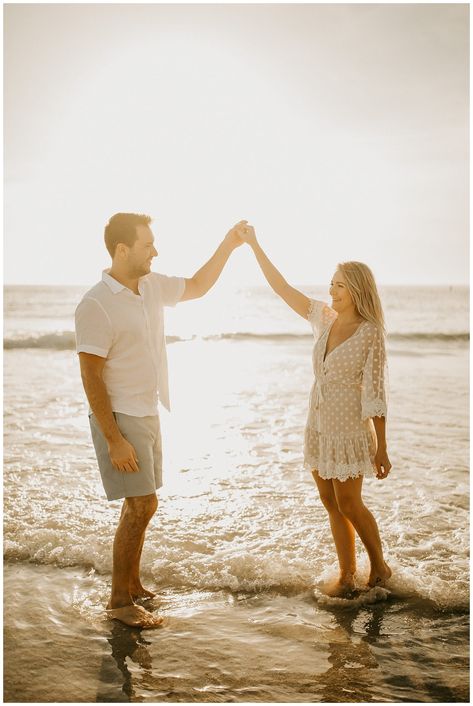 This Clearwater Beach engagement session at Pier 60 was sooo incredibly beautiful!! Earlier in the day there was a ton of fog all around... Clearwater Beach Wedding, Beach Photo Session, Keys Wedding, Tampa Wedding, Key Photo, Siesta Key, Clearwater Beach, Beach Photo, Beach Engagement