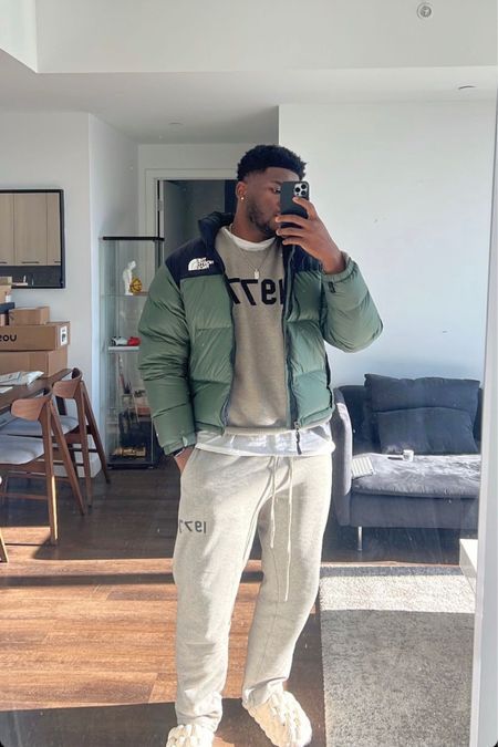 Mens Essentials Hoodie, Essentials Hoodie Outfit Men, Essentials Hoodie Outfit, Tomboyish Outfits, Hoodie Outfit Men, Essentials Hoodie, North Face Puffer Jacket, Streetwear Men, Vision Boards