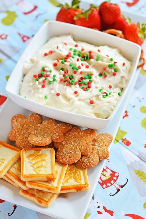 Cookie Dip Recipes, Christmas Cookie Dip, Cookie Dip, Christmas Dip, Dessert Dip, Easy Christmas Treats, Delicious Christmas Cookies, Banana Cheesecake, Sweet Dips